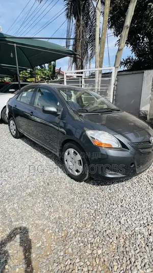 Toyota Yaris 2012 Gray