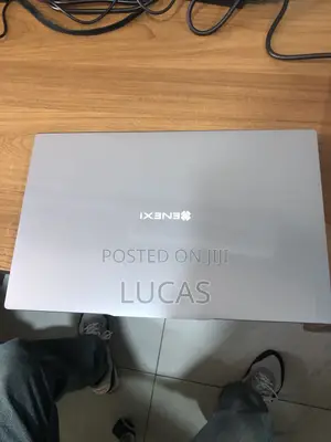 New Laptop 8GB AMD Ryzen 5 SSD 256GB