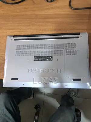 New Laptop 8GB AMD Ryzen 5 SSD 256GB