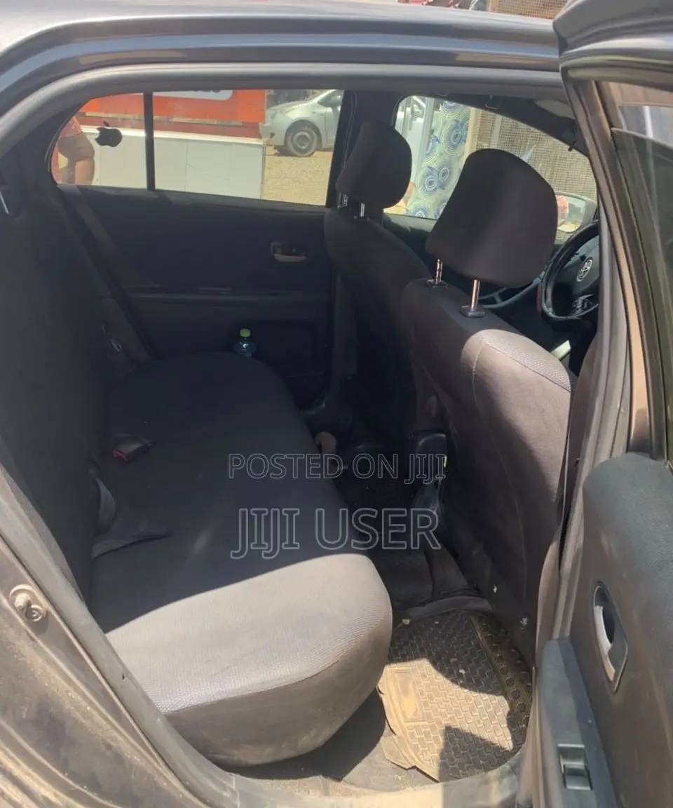 Toyota Vitz 1.5 FWD 3dr 2016 Gray