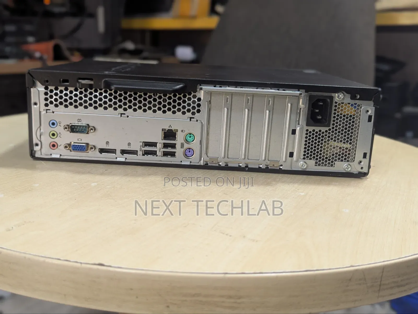 Desktop Computer Lenovo ThinkCentre M720 SFF 8GB AMD Ryzen 5 SSD 256GB