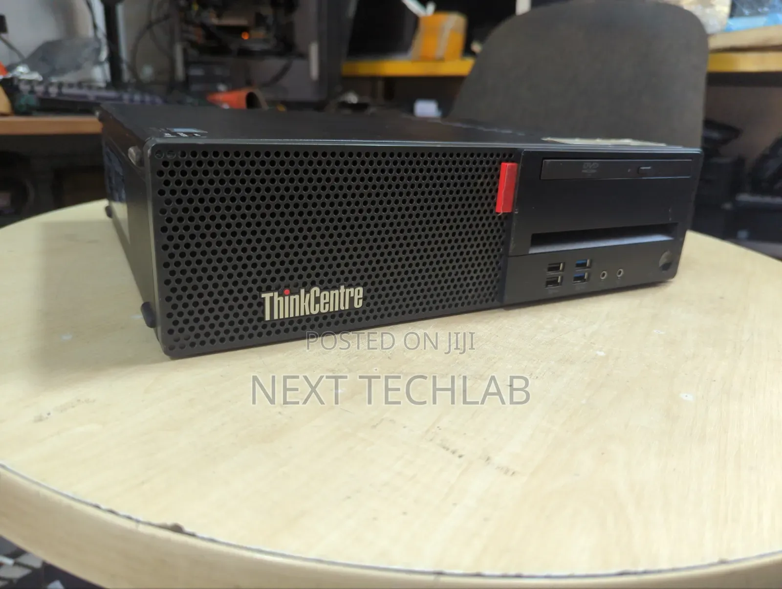 Desktop Computer Lenovo ThinkCentre M720 SFF 8GB AMD Ryzen 5 SSD 256GB