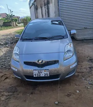 Toyota Vitz 1.3 AWD 3dr 2010 Silver