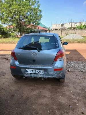 Toyota Vitz 1.3 AWD 3dr 2010 Silver