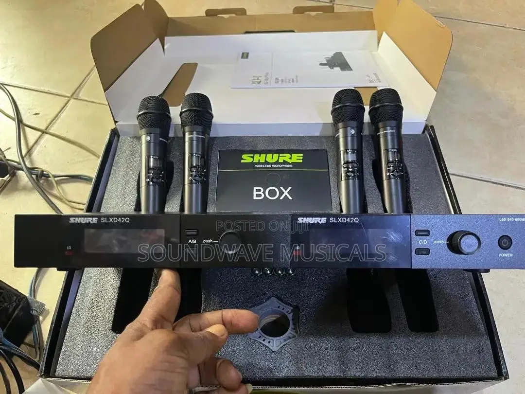 Shura SLXD42Q Microphone