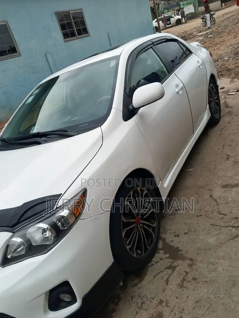 Toyota Corolla S Special Edition 4dr Sedan (1.8L 4cyl 4A) 2013 White