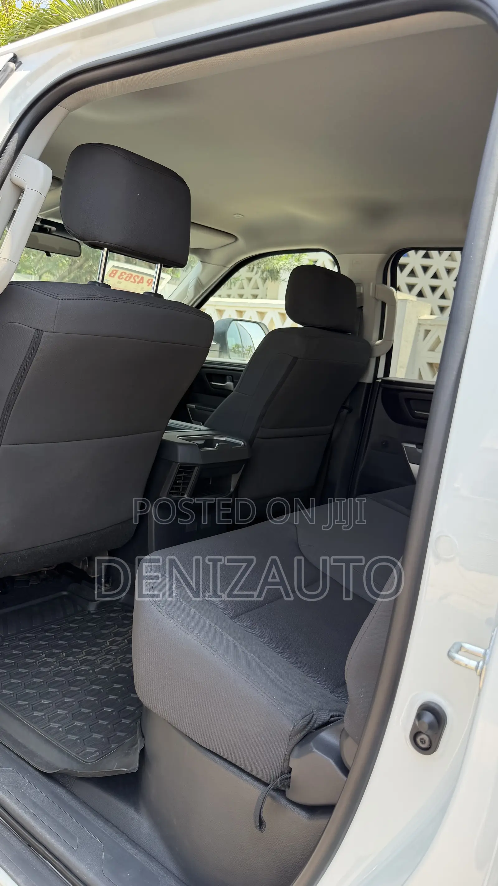 Toyota Tundra SR5 CrewMax 6.5' Bed 2023 White