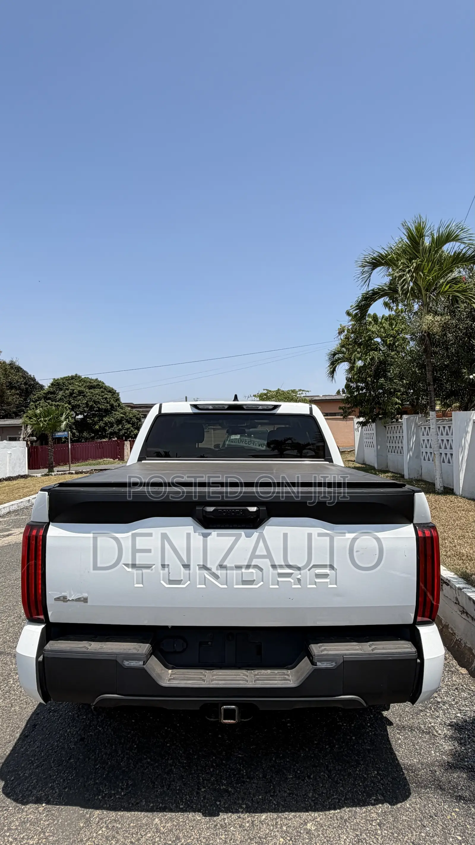 Toyota Tundra SR5 CrewMax 6.5' Bed 2023 White