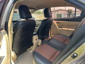 Toyota Corolla 2016 Gold