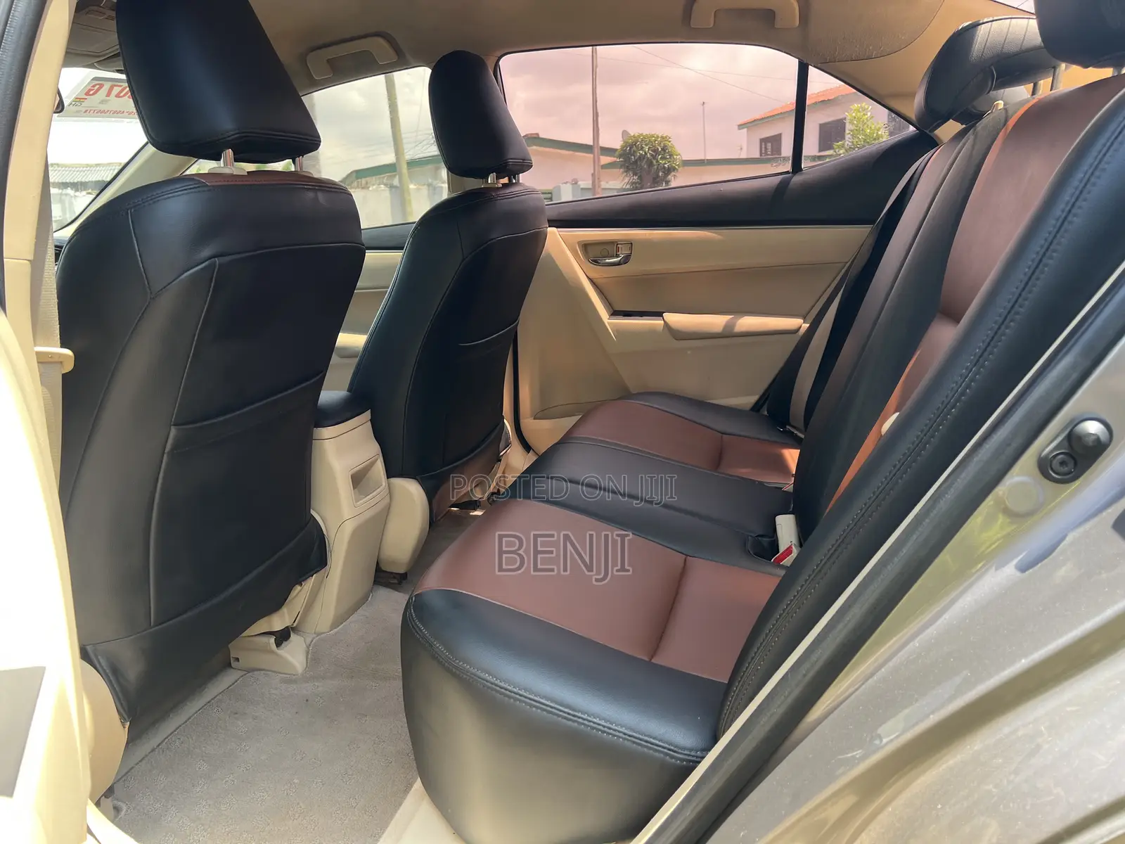 Toyota Corolla 2016 Gold