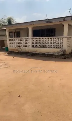 1 Plot of Land With a House