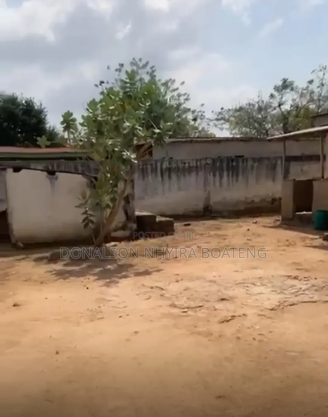 1 Plot of Land With a House