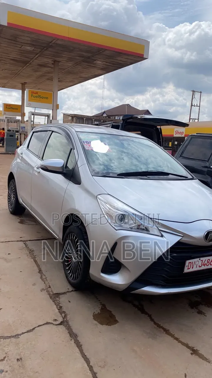 Toyota Vitz 1.3 FWD 3dr 2017 Silver