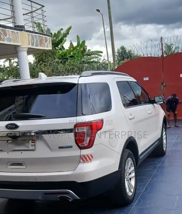 Ford Explorer XLT 4dr SUV (3.5L 6cyl 6A) 2016 White
