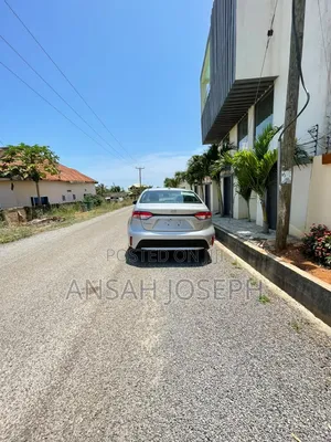 Toyota Corolla LE 2020 Silver