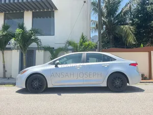 Toyota Corolla LE 2020 Silver