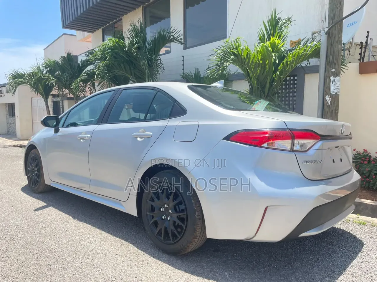 Toyota Corolla LE 2020 Silver
