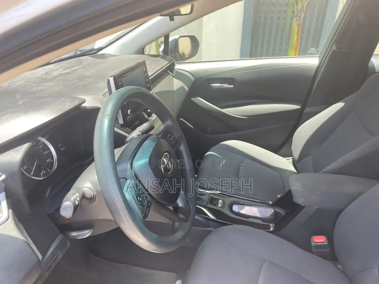 Toyota Corolla LE 2020 Silver
