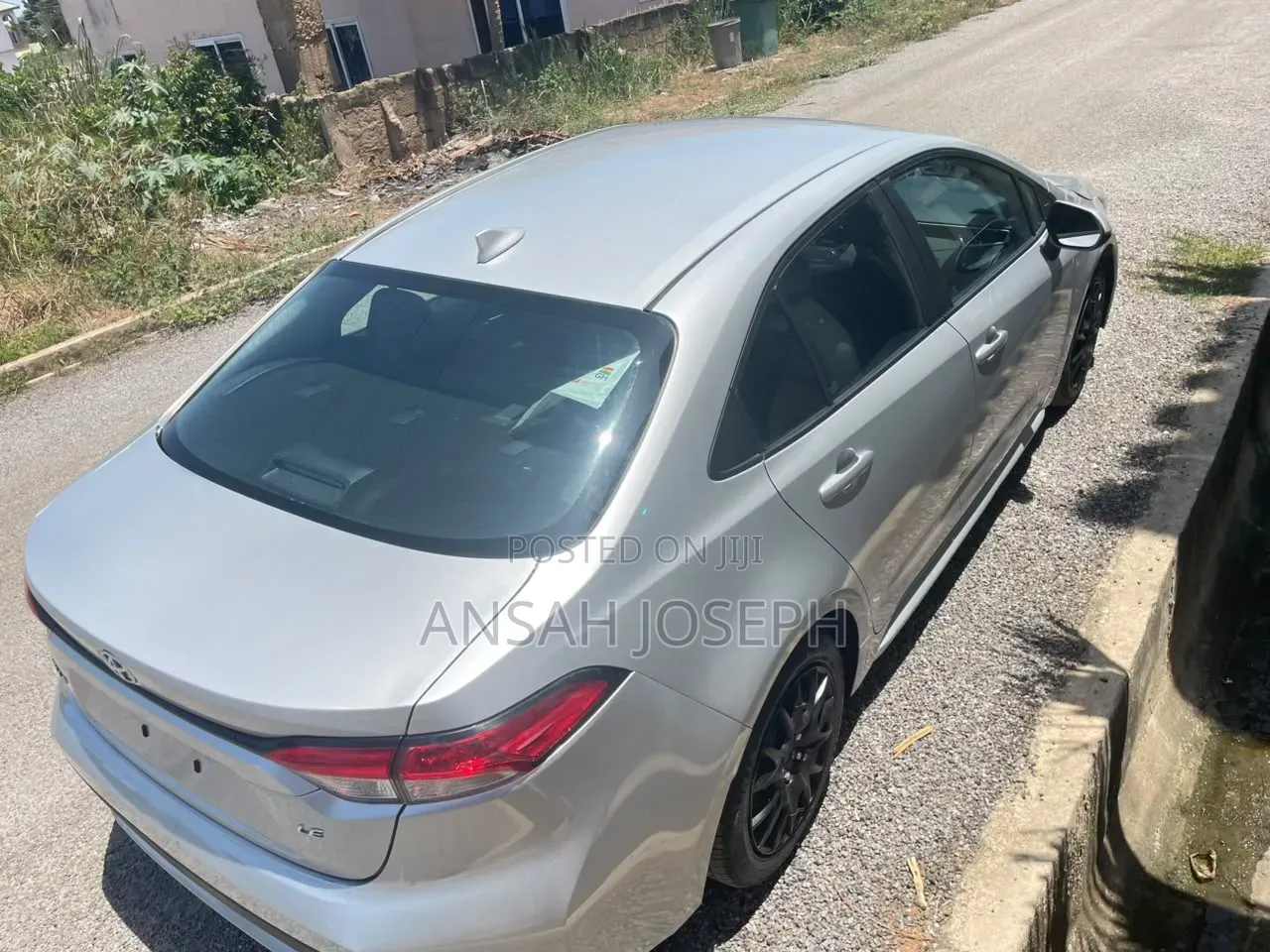 Toyota Corolla LE 2020 Silver