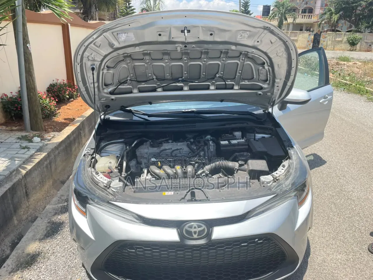 Toyota Corolla LE 2020 Silver