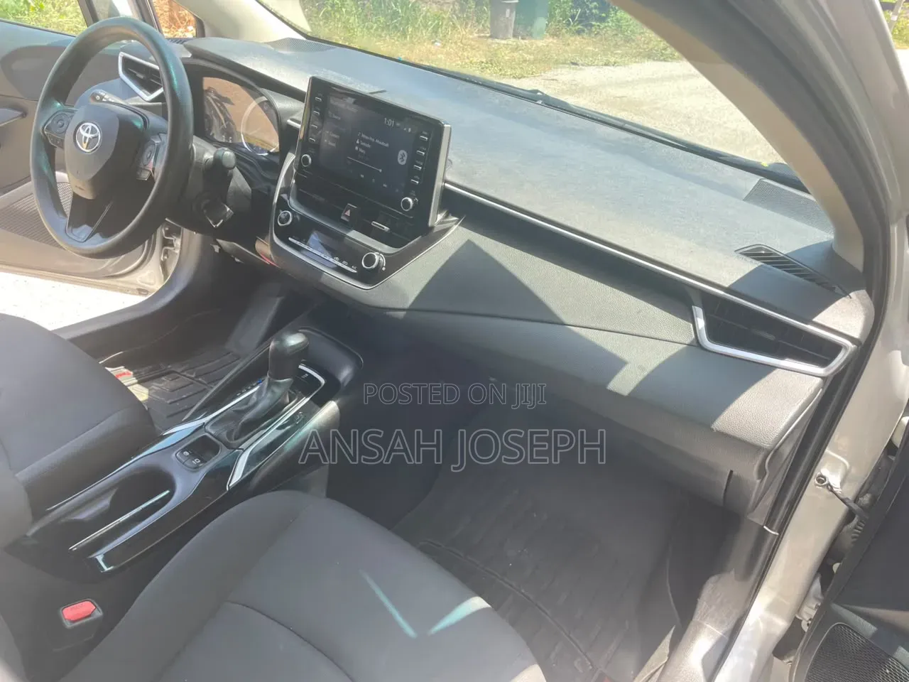Toyota Corolla LE 2020 Silver