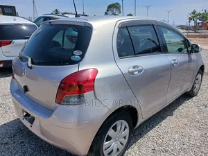 Toyota Vitz 2010 Gray