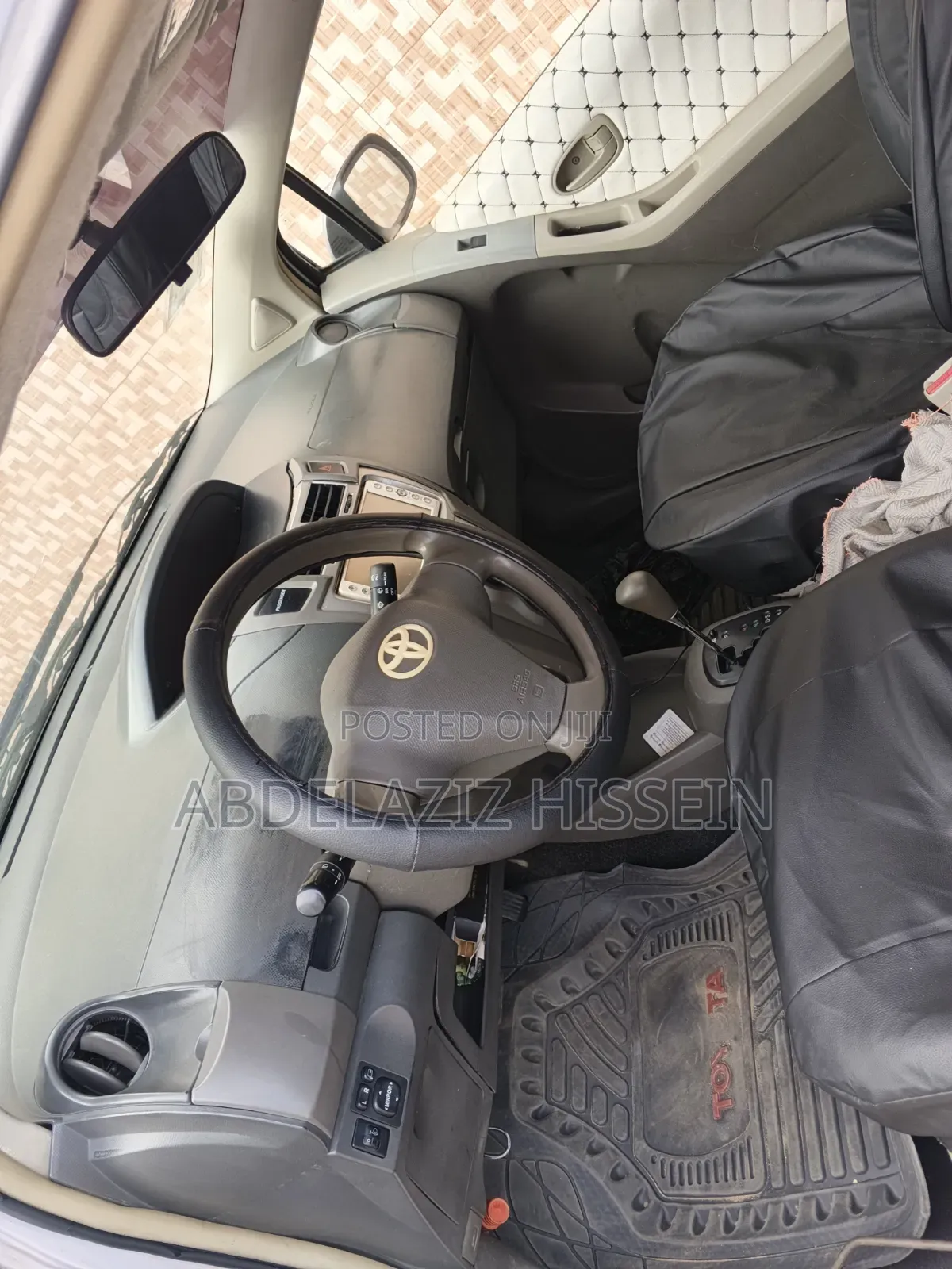 Toyota Vitz 1.3 AWD 3dr 2010 Silver