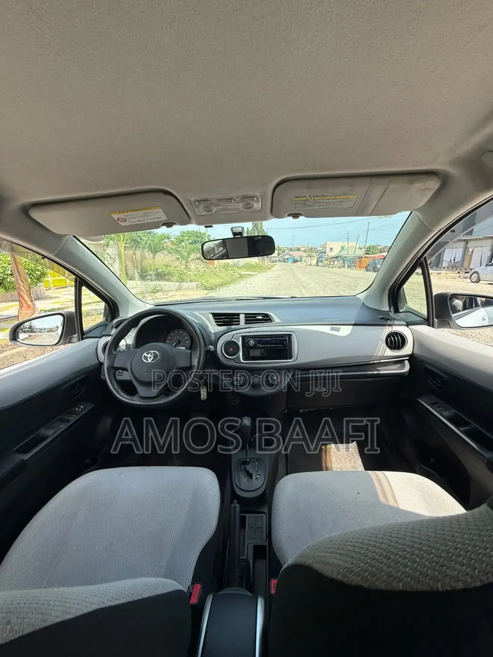 Toyota Vitz 2011 White