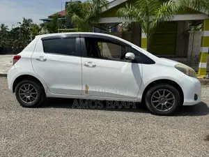 Toyota Vitz 2011 White