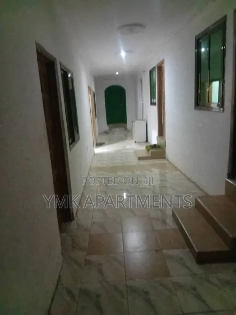Short Stay Apartment at Amasaman Stadium Junction,Abor
