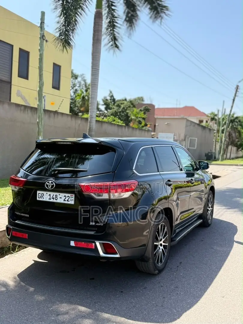 Toyota Highlander SE 4x2 V6 (3.5L 6cyl 8A) 2017 Black