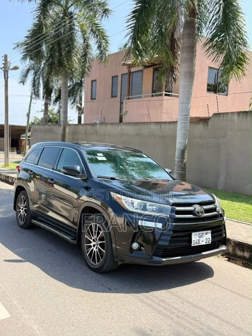 Toyota Highlander SE 4x2 V6 (3.5L 6cyl 8A) 2017 Black