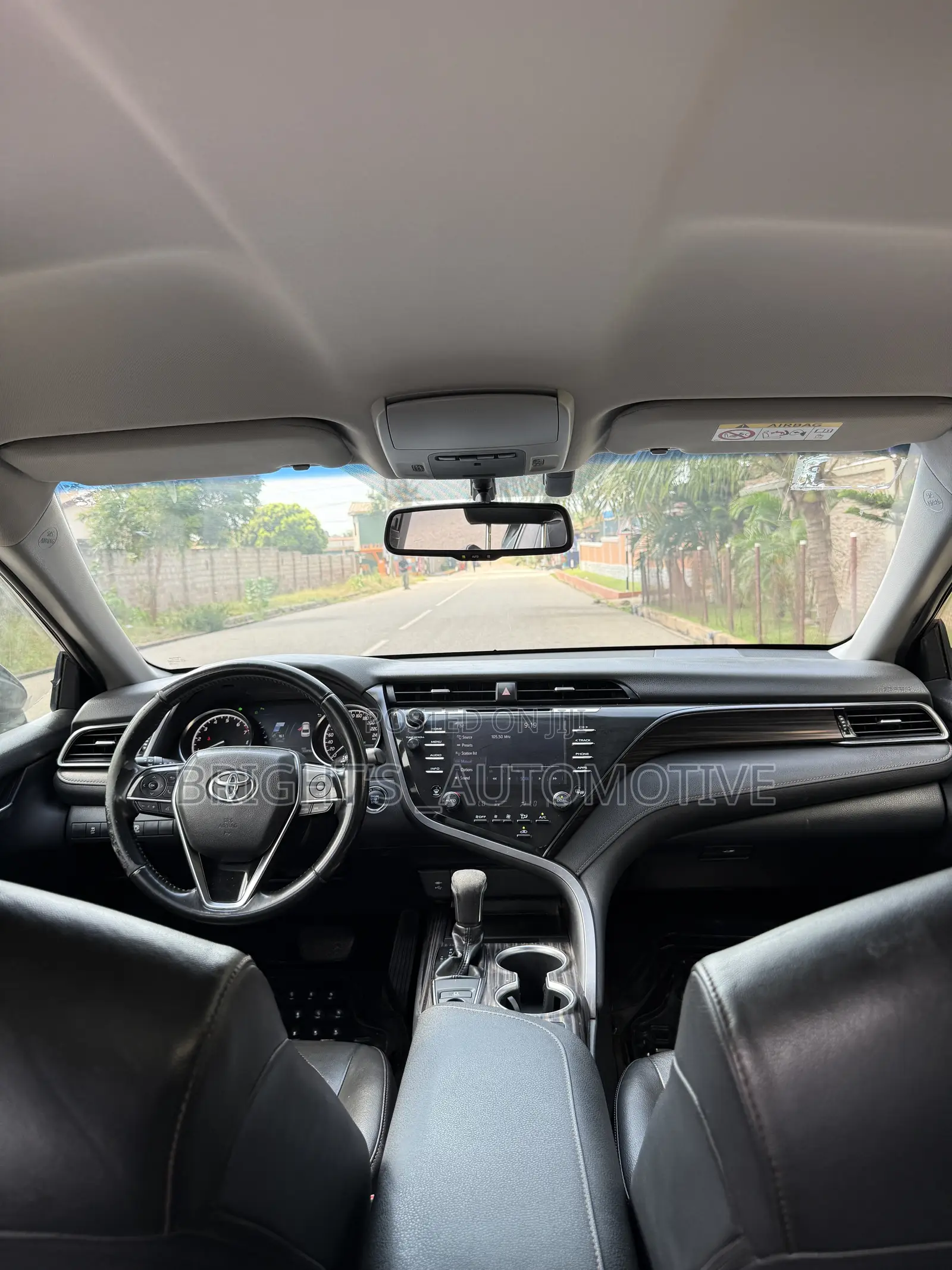 Toyota Camry XLE (2.5L 4cyl 8A) 2019 Black
