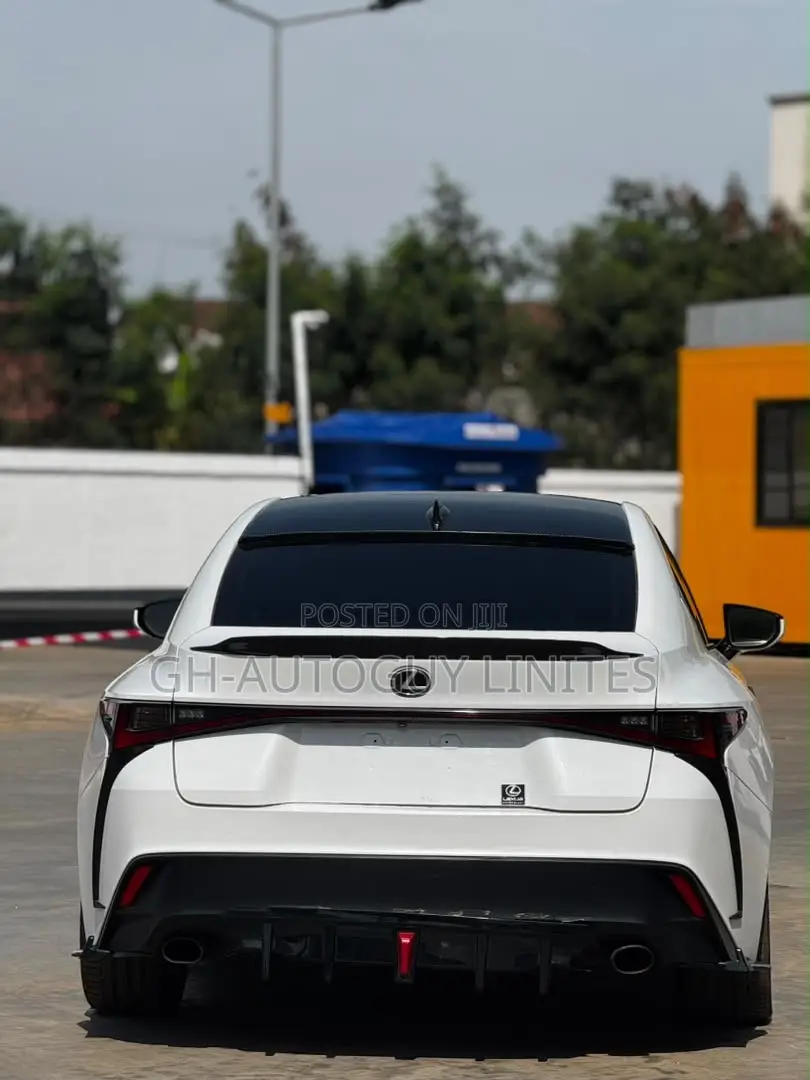 Lexus IS 2022 White
