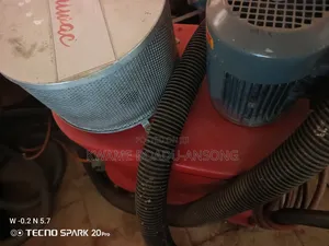 Industrial Vacuum Cleaner