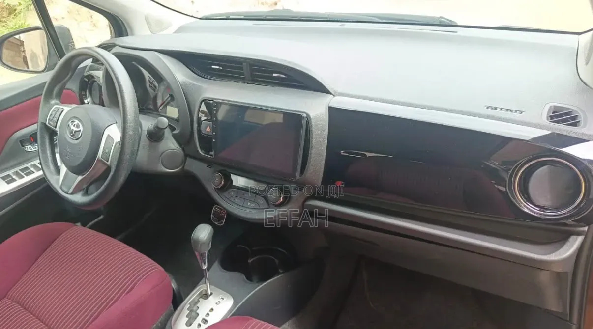 Toyota Vitz 2012