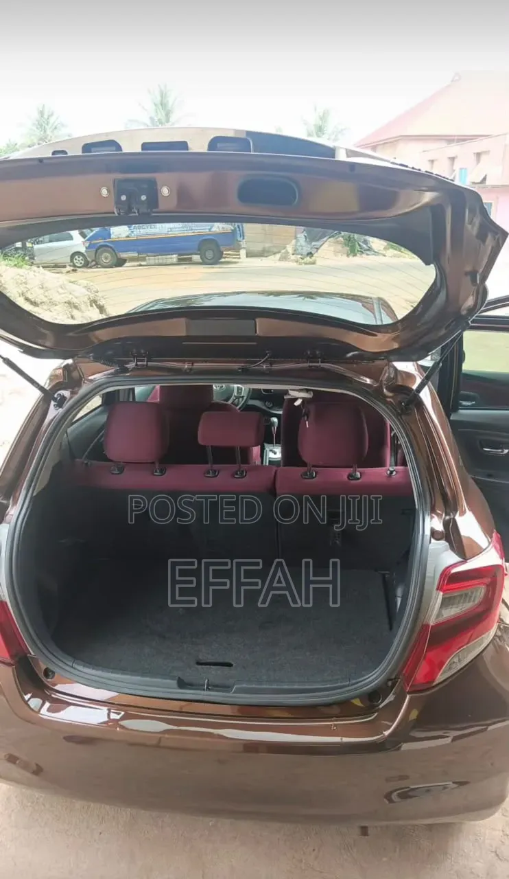Toyota Vitz 2012