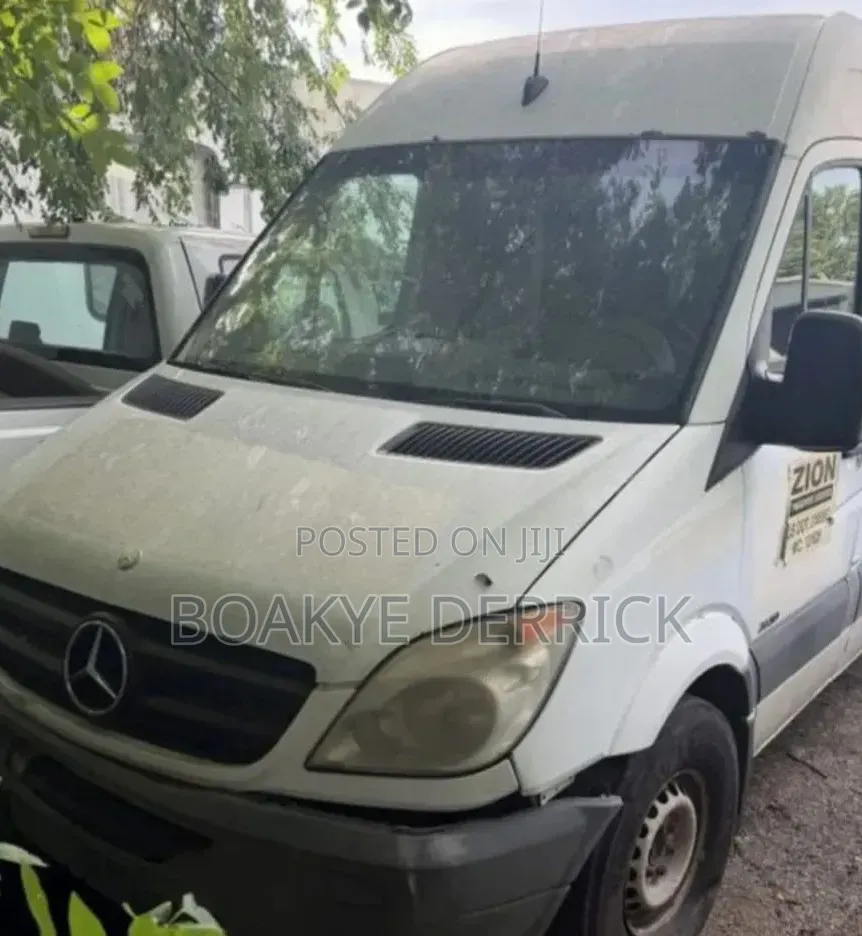 2011 Mercedes Sprinter Van Front and Back Axle