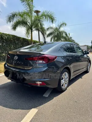 Hyundai Elantra SEL 2020 Gray