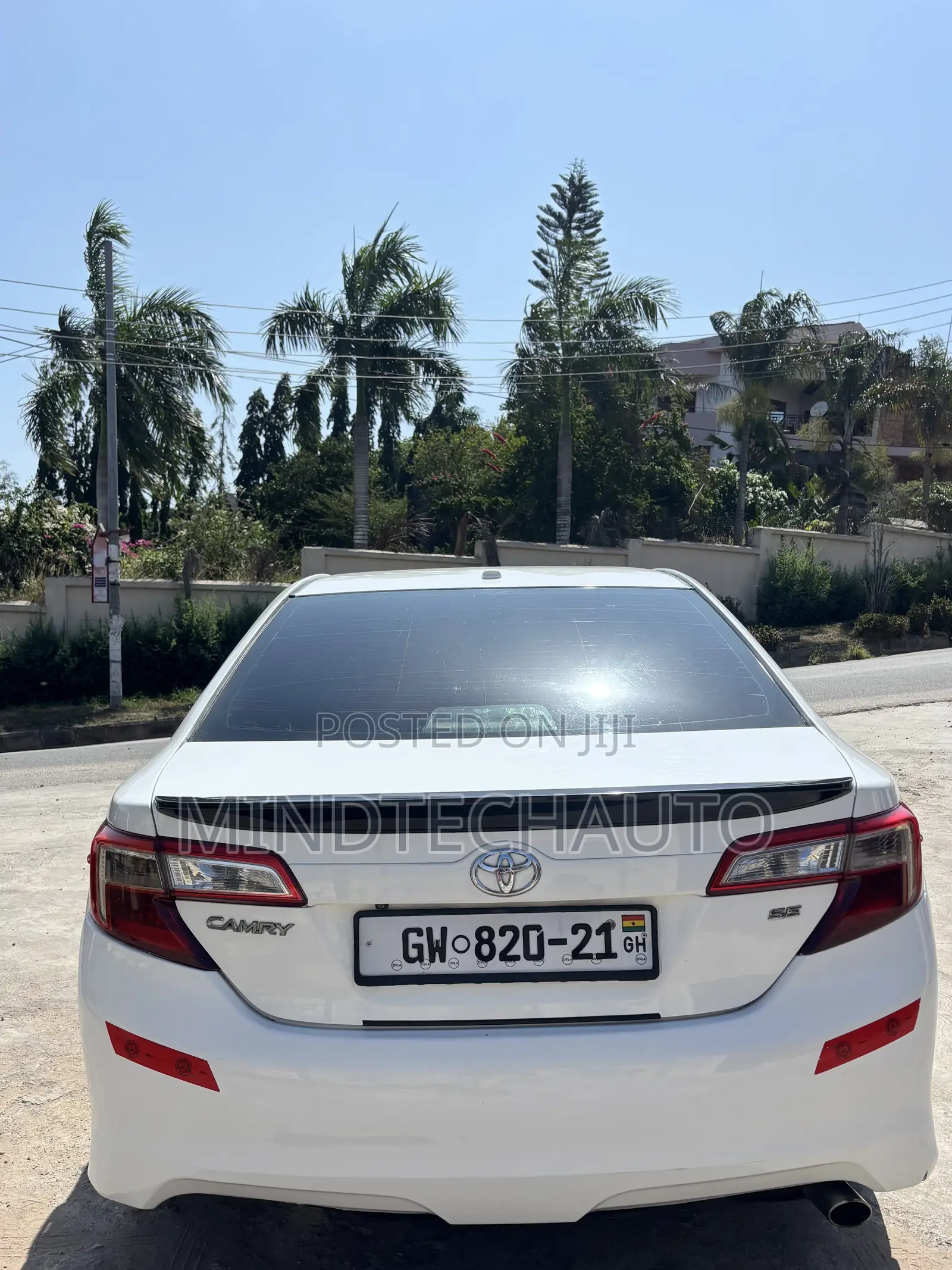 Toyota Camry SE Sport 4dr Sedan w/Prod. End 11/13 (2.5L 4cyl 6A) 2014