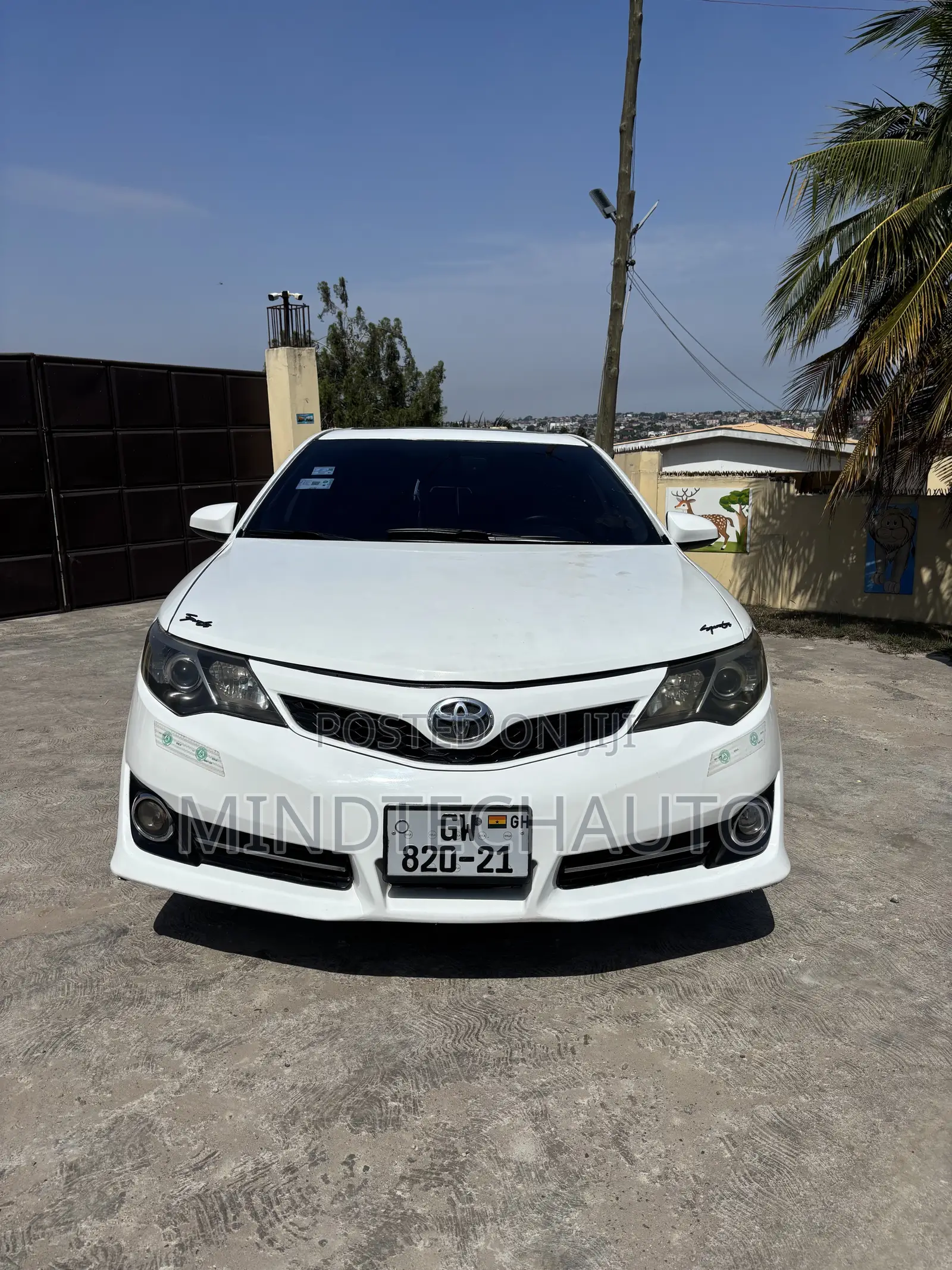Toyota Camry SE Sport 4dr Sedan w/Prod. End 11/13 (2.5L 4cyl 6A) 2014