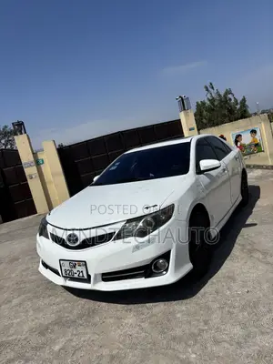 Toyota Camry SE Sport 4dr Sedan w/Prod. End 11/13 (2.5L 4cyl 6A) 2014