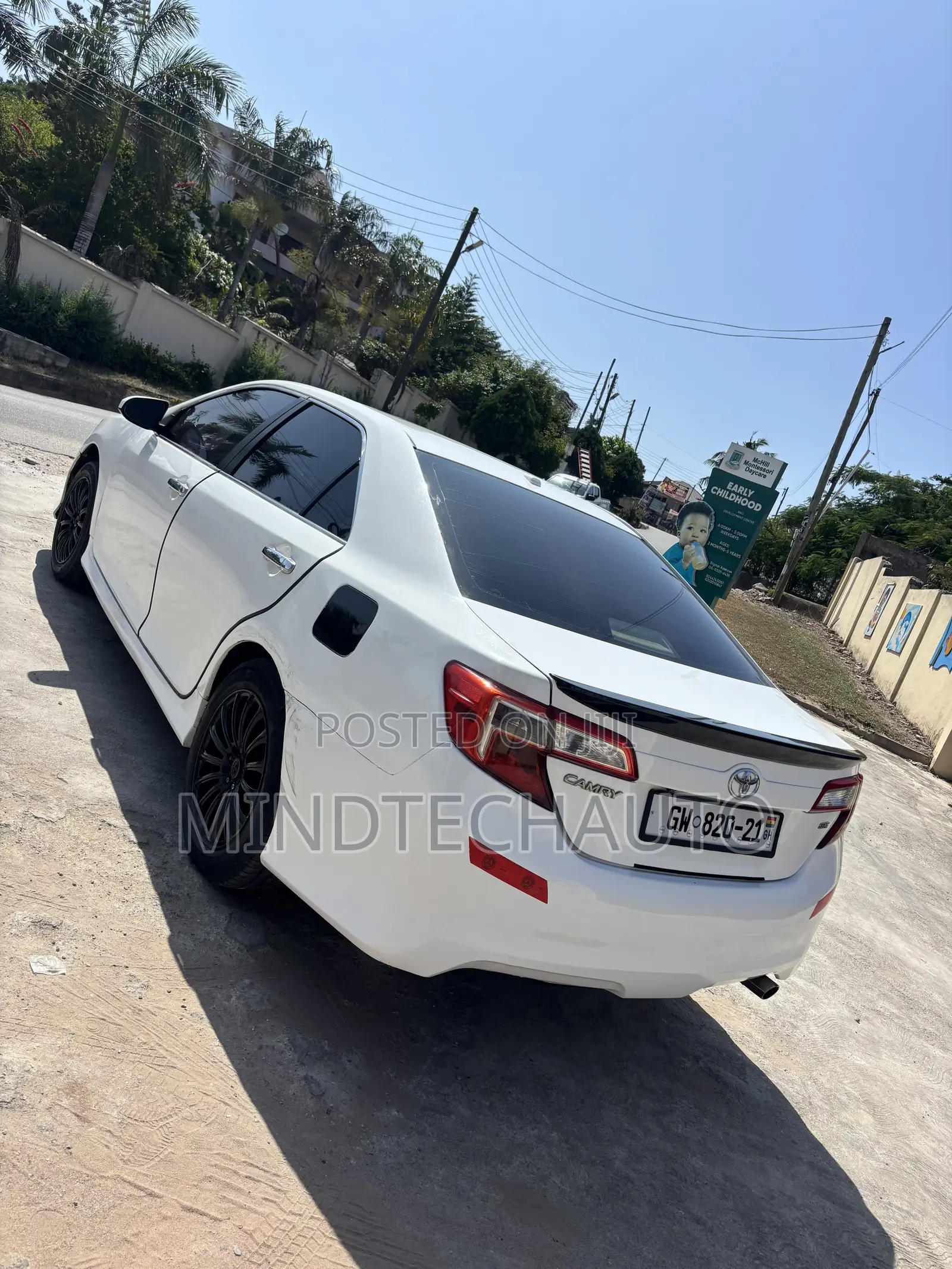 Toyota Camry SE Sport 4dr Sedan w/Prod. End 11/13 (2.5L 4cyl 6A) 2014