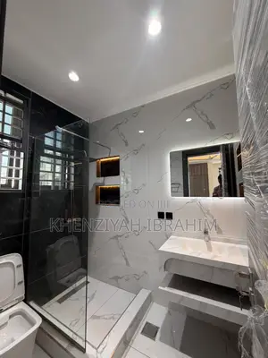 2bdrm Apartment in Lakeside Estate for rent