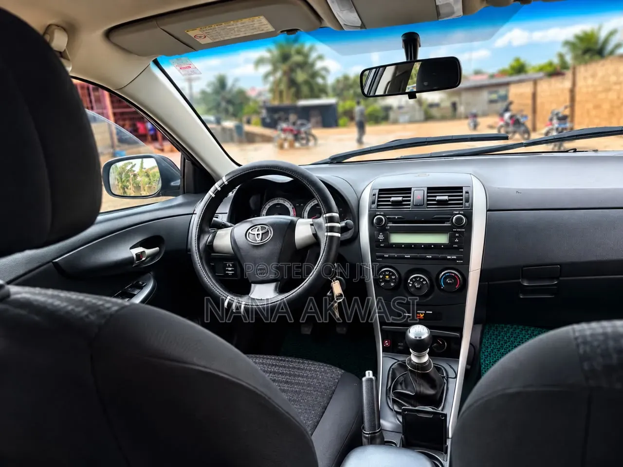 Toyota Corolla L 4dr Sedan (1.8L 4cyl 4A) 2015 Gray