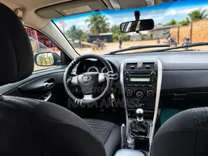 Toyota Corolla L 4dr Sedan (1.8L 4cyl 4A) 2015 Gray