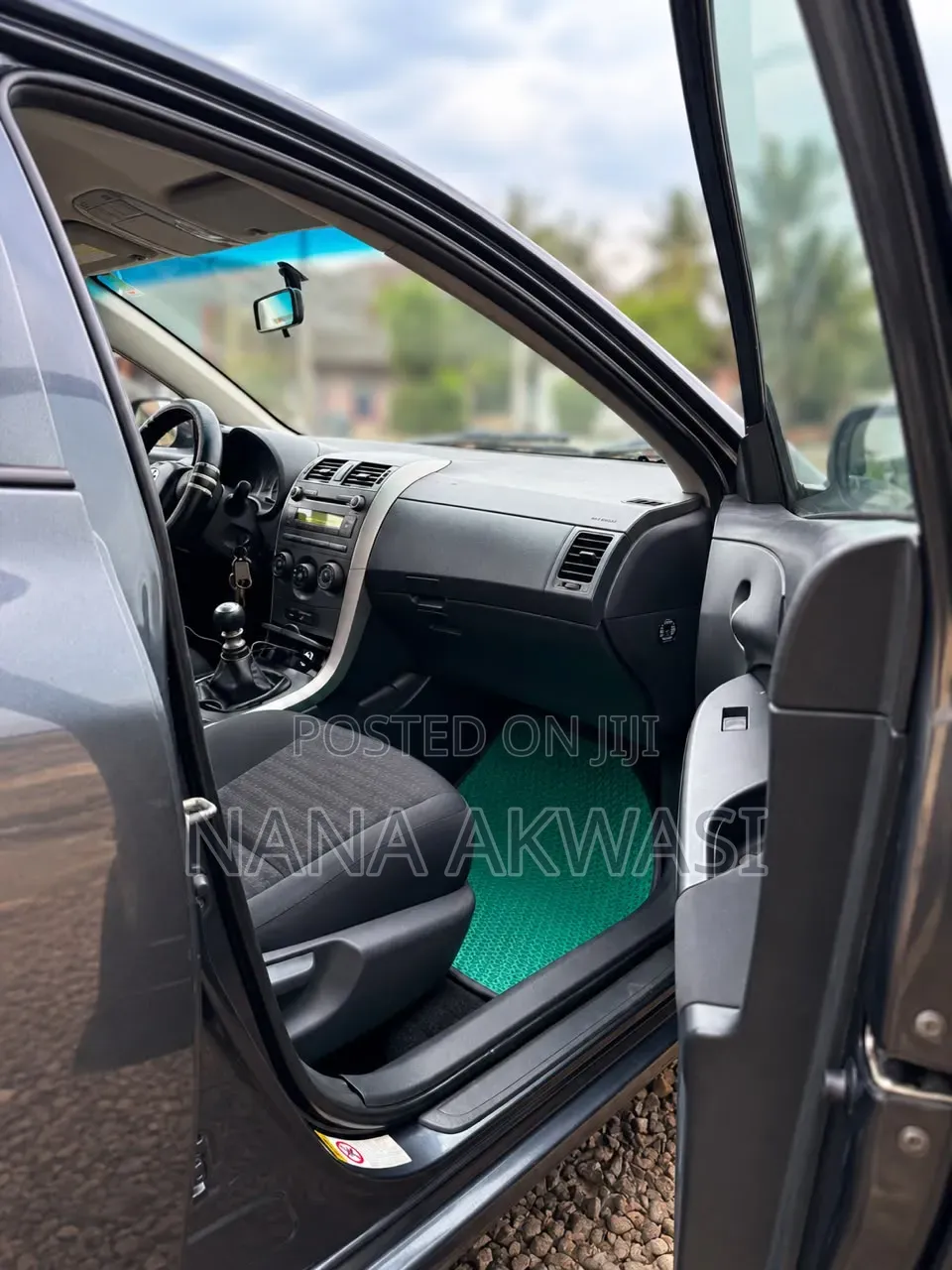 Toyota Corolla L 4dr Sedan (1.8L 4cyl 4A) 2015 Gray