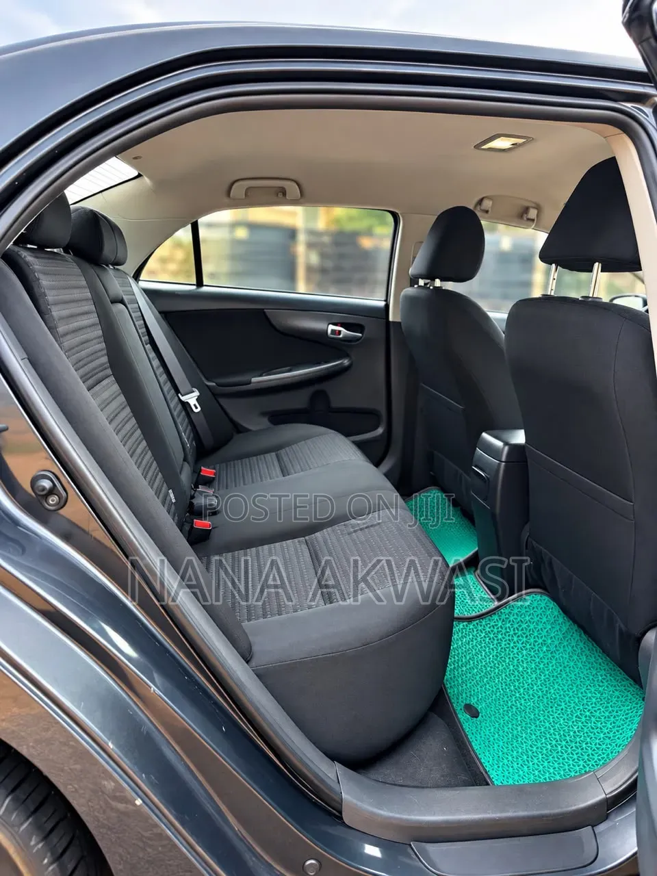 Toyota Corolla L 4dr Sedan (1.8L 4cyl 4A) 2015 Gray