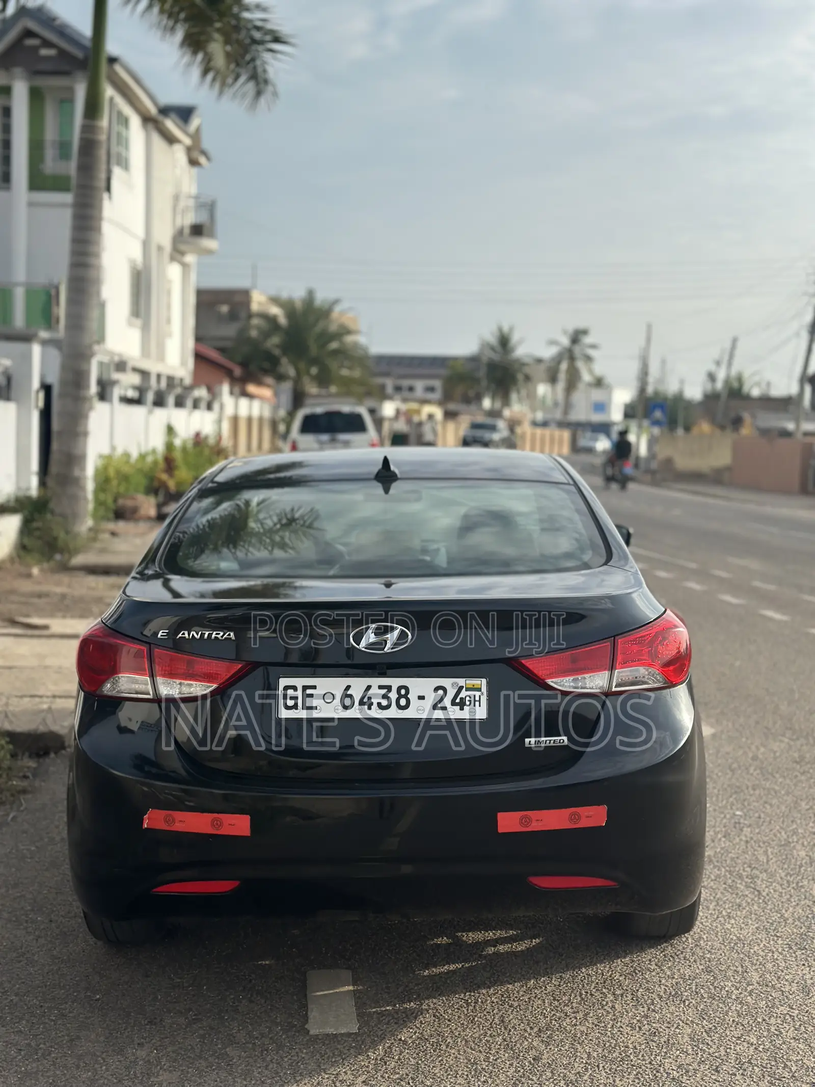 Hyundai Elantra Limited Sedan FWD (1.8L 4cyl 6A) 2013 Black