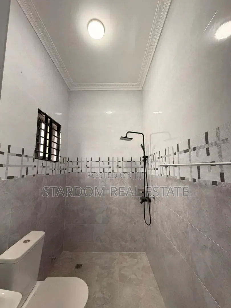 2bdrm Apartment in Ashaley Botwe, Nmai-Dzorn for rent